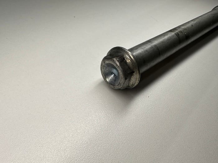 26cfb2 3874cf6c0afd43bca6778397904943edmv2 AXE ROUE AVANT HONDA CB 600 HORNET 1998-2002 – Image 3