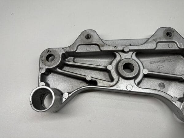 PLATINE SUPPORT MOTEUR GAUCHE HONDA CB 600 HORNET 1998-2002 – Image 6