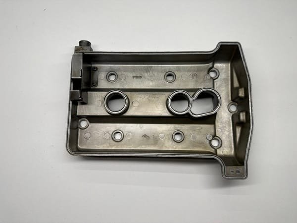 26cfb2 4f237869ccd743cc85526fa9b0935fa0mv2 COUVRE CULASSE CACHE CULBUTEURS YAMAHA TDM 850 1996-2001 – Image 2