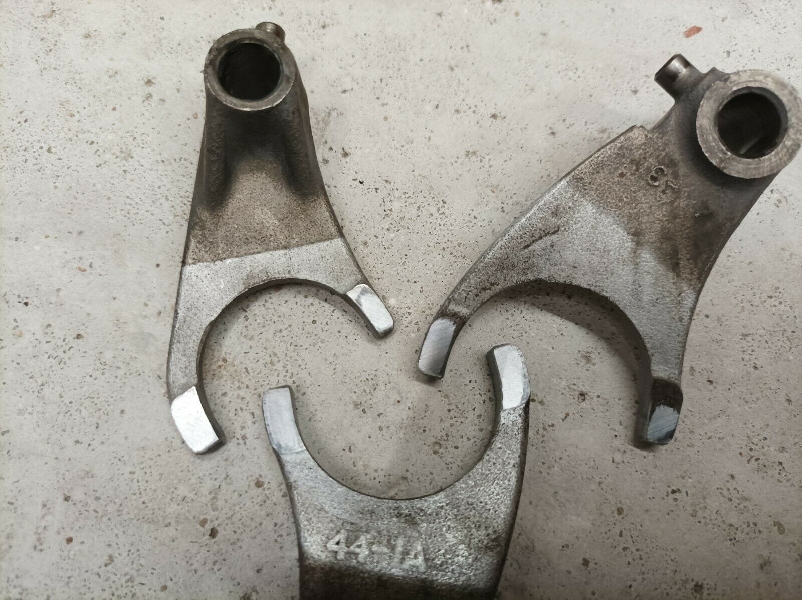 26cfb2 691ae1dd40934f5fa1cd27184089d756mv2 FOURCHETTES DE BOITE DE VITESSE SUZUKI 500 GSE – Image 4