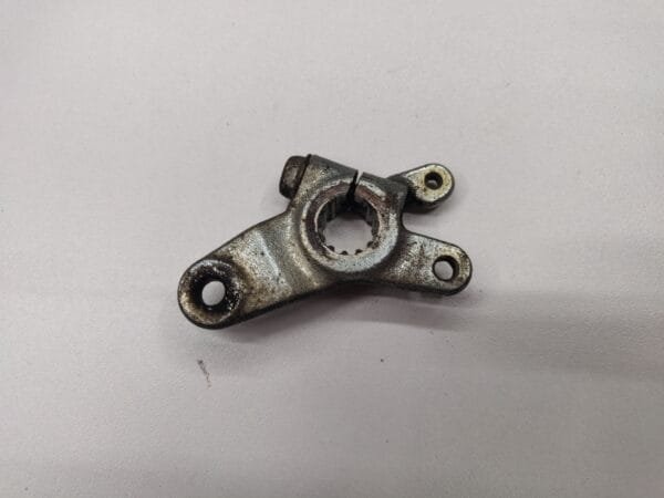 PLATINE FIXATION PÉDALE DE FREIN ARRIÈRE SUZUKI GS500E 1989-2007 – Image 2
