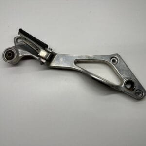PLATINE REPOSE PIED PASSAGER DROIT YAMAHA TDM 850 1996-2001