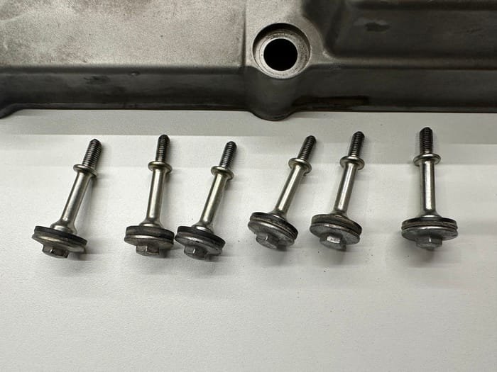 26cfb2 7d8c507bd7944088bee392c93bed34a0mv2 COUVRE CULASSE CACHE CULBUTEURS HONDA CB 600 HORNET 1998-2002 – Image 3