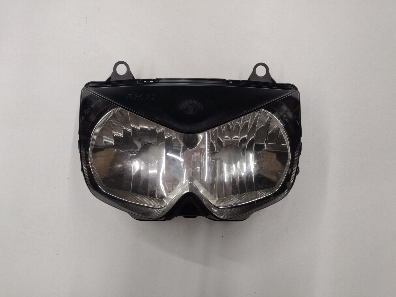 26cfb2 88f1f97ec3d84c57b2d6598b6d095ad2mv2 scaled OPTIQUE DE PHARE KAWASAKI Z 750 2004-2006