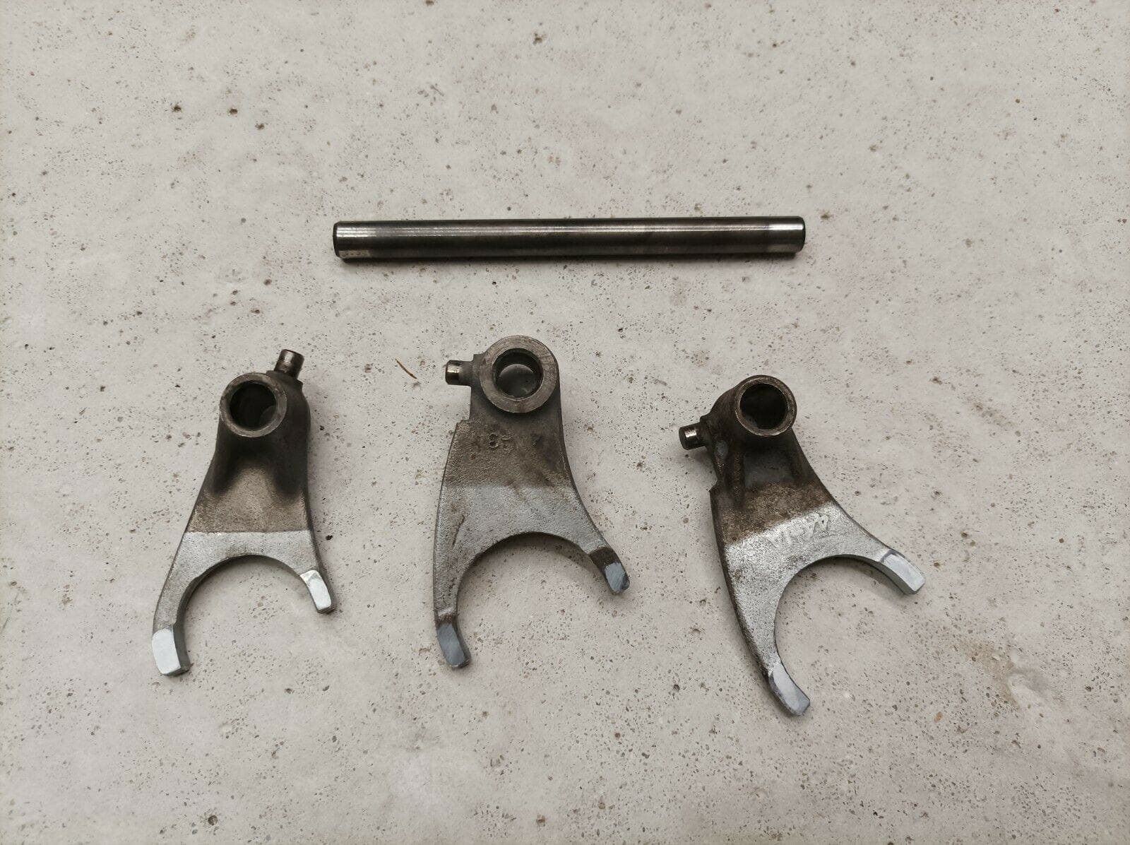 26cfb2 8dd7b7827e32426b8a3b48f623700051mv2 FOURCHETTES DE BOITE DE VITESSE SUZUKI 500 GSE