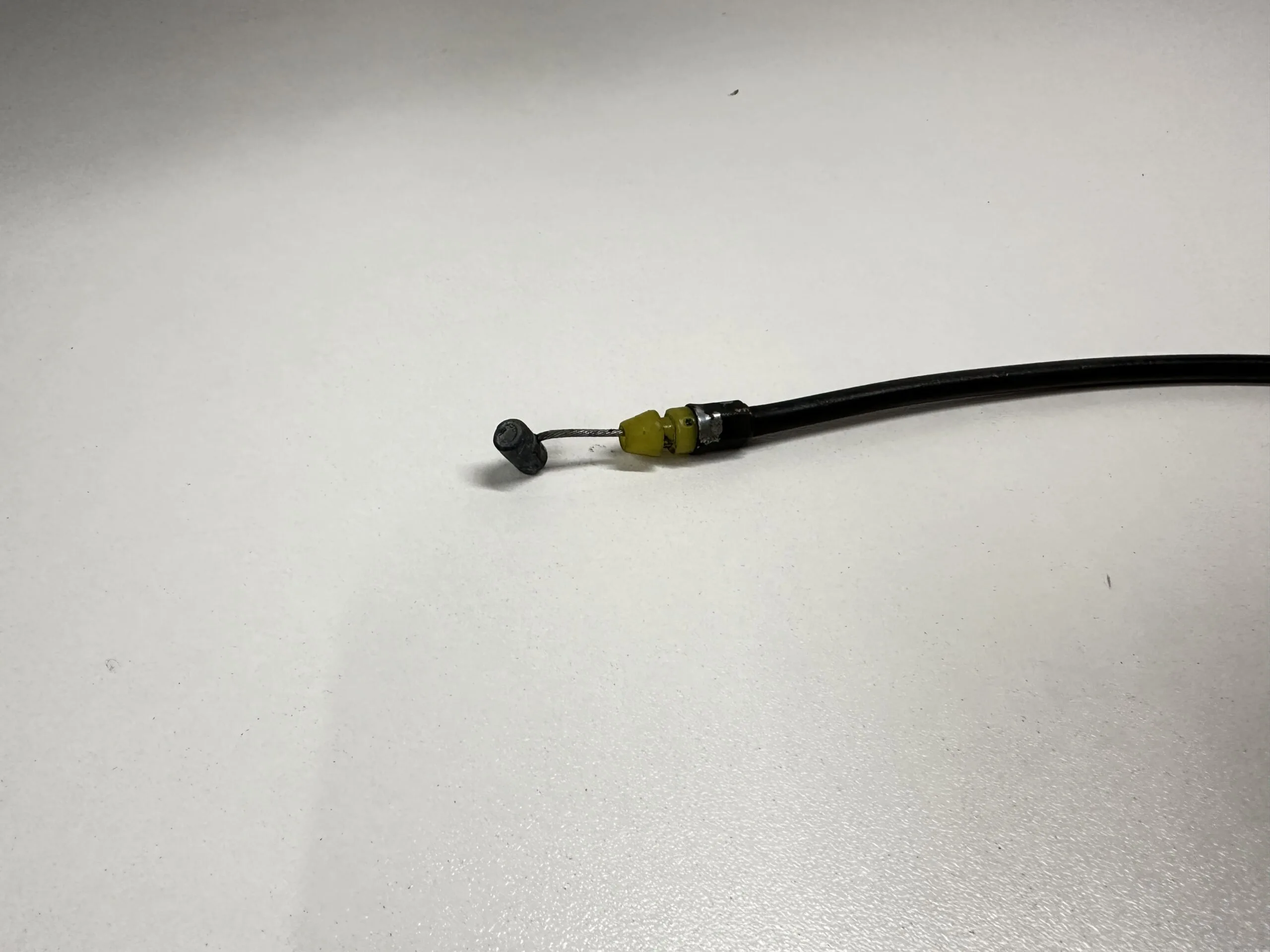 Cable Loquet de Selle SUZUKI 600 BANDIT 2000-2004 - Loquet et verrou - visuel 3