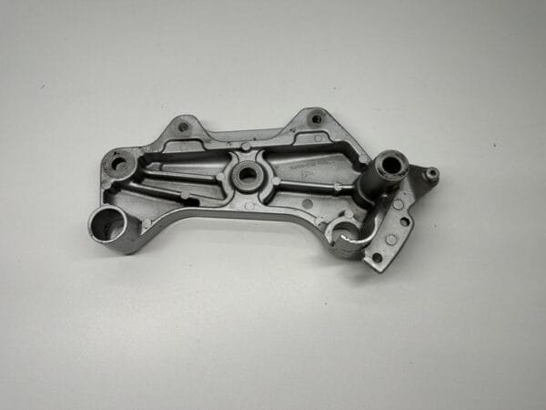 PLATINE SUPPORT MOTEUR GAUCHE HONDA CB 600 HORNET 1998-2002 – Image 2