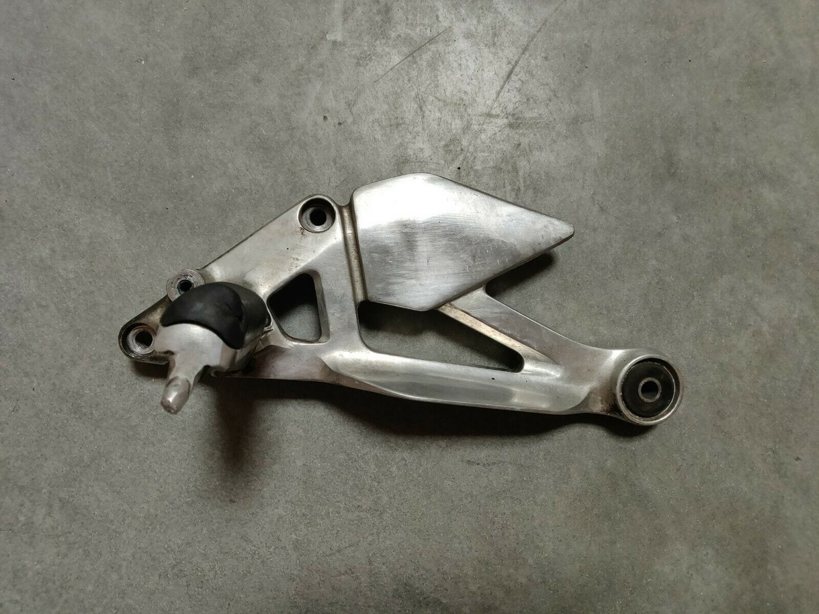 26cfb2 ae6aa2e768e7445b948b057160b704f8mv2 PLATINE REPOSE PIED GAUCHE YAMAHA XJ 600 DIVERSION 1997