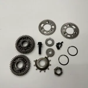 PIGNONS / ENGRENAGES MOTEUR CARTER DROIT HONDA CB 500 1996-2003