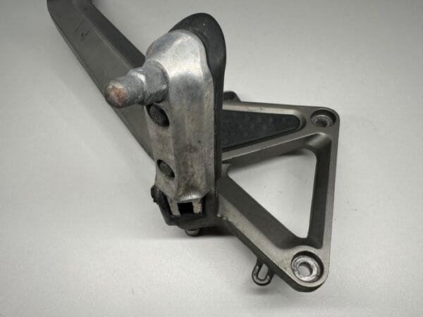 PLATINE REPOSE PIED DROITE HONDA CB 600 HORNET 1998-2002 – Image 7