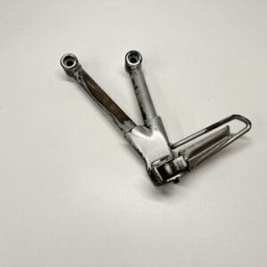 PLATINE PASSAGER GAUCHE SUZUKI 600 BANDIT 2000-2004