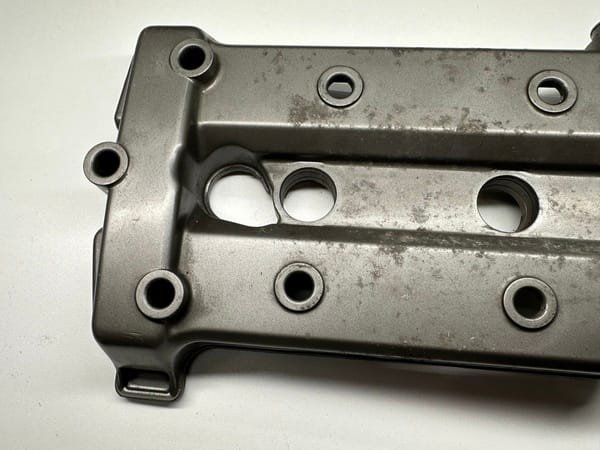 26cfb2 e7cf5798ed2947e8b038e73e644f9312mv2 COUVRE CULASSE CACHE CULBUTEURS YAMAHA TDM 850 1996-2001 – Image 3