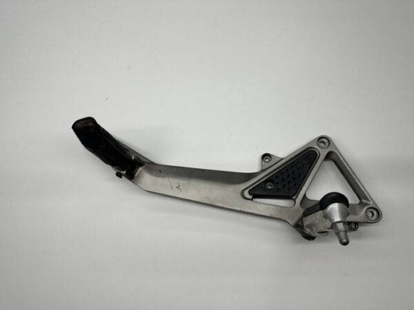 PLATINE REPOSE PIED DROITE HONDA CB 600 HORNET 1998-2002