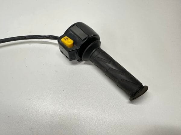 COMMODO DE GAZ PEUGEOT KISBEE 50 4T 2010-2017 – Image 3