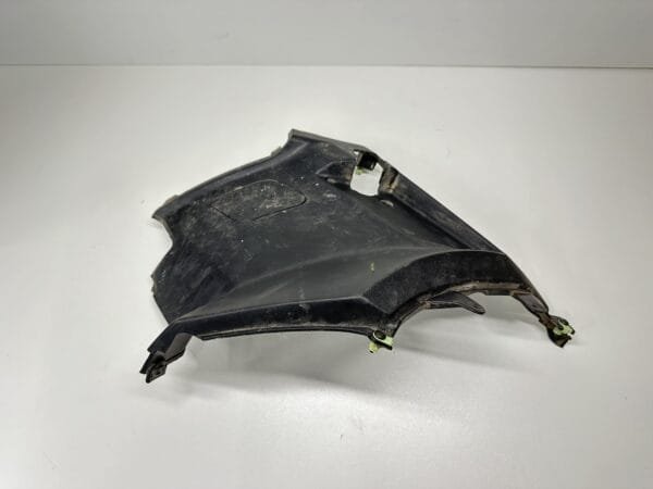 CARÉNAGE SOUS SELLE DROIT PEUGEOT KISBEE 50 4T 2010-2017 – Image 2
