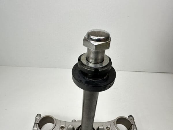 TE DE FOURCHE INFÉRIEUR SUZUKI GSF 600 BANDIT 2000-2004 – Image 4