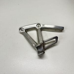 PLATINE REPOSE PIED PASSAGER GAUCHE YAMAHA FAZER 600 1998-2001