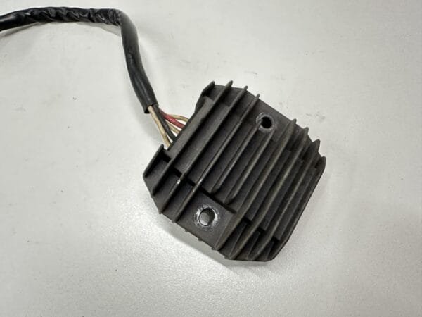 RÉGULATEUR DE TENSION YAMAHA FAZER 600 1998-2001 – Image 3