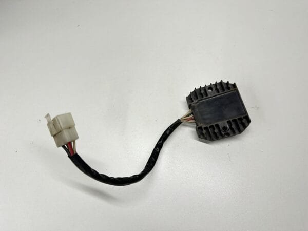 RÉGULATEUR DE TENSION YAMAHA FAZER 600 1998-2001 – Image 4