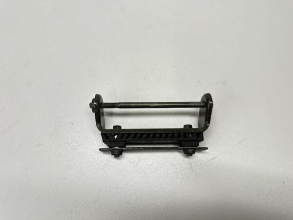 PLATINE FIXATION RÉSERVOIR YAMAHA FAZER 600 1998-2001