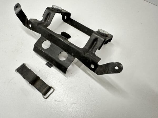 SUPPORT FIXATION FEU ARRIÈRE YAMAHA FAZER 600 1998-2001 – Image 4