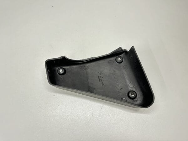 CACHE PLASTIQUE GAUCHE BOITE A AIR YAMAHA FAZER 600 1998-2001 – Image 4