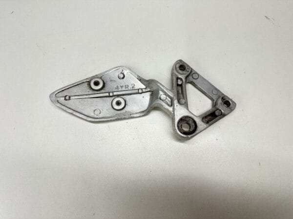 PLATINE REPOSE PIED GAUCHE YAMAHA FAZER 600 1998-2001 – Image 3