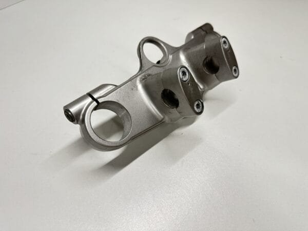 TE DE FOURCHE SUPÉRIEUR SUZUKI GSF 600 BANDIT 2000-2004 – Image 6