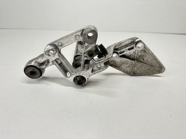 PLATINE REPOSE PIED DROITE YAMAHA FAZER 600 1998-2001 – Image 4