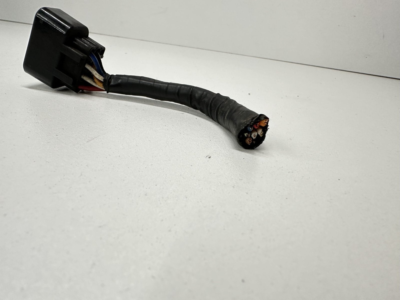 IMG 0436 scaled PRISE / COSSE BOITIER CDI YAMAHA YBR 125 2004-2006 – Image 2