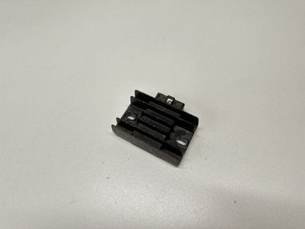 RÉGULATEUR DE TENSION YAMAHA YBR 125 2004-2006