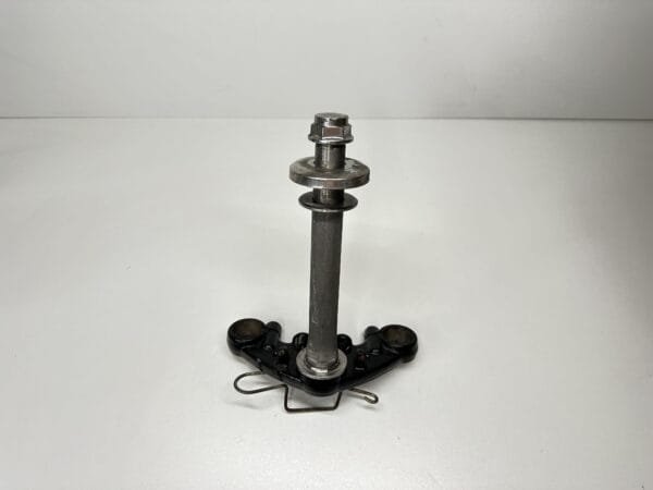 TE DE FOURCHE INFÉRIEUR YAMAHA YBR 125 2004-2006