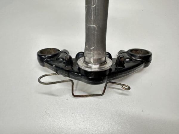 TE DE FOURCHE INFÉRIEUR YAMAHA YBR 125 2004-2006 – Image 5