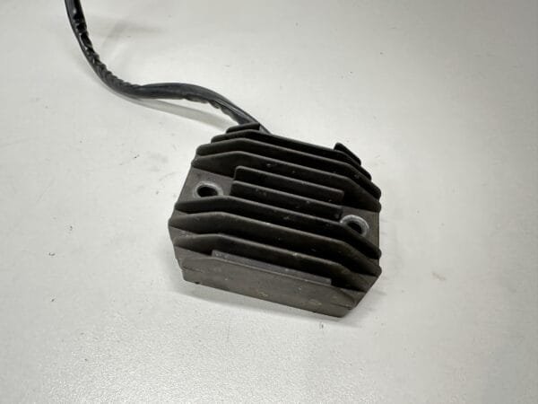 RÉGULATEUR DE TENSION YAMAHA FAZER 600 1998-2001 – Image 4