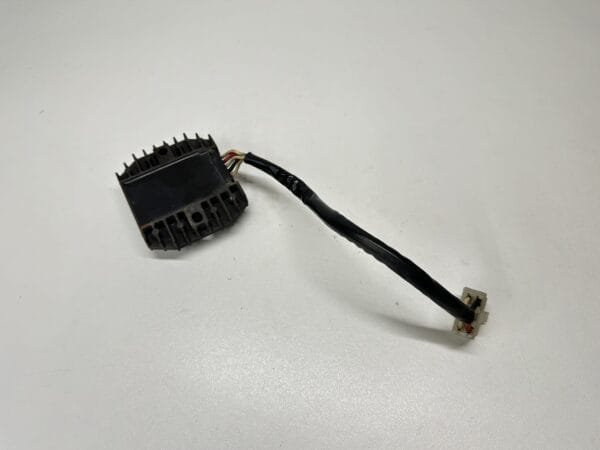 RÉGULATEUR DE TENSION YAMAHA FAZER 600 1998-2001 – Image 2