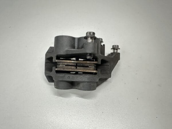 ÉTRIER DE FREIN AVANT DROIT YAMAHA FAZER 600 1998-2001 – Image 6