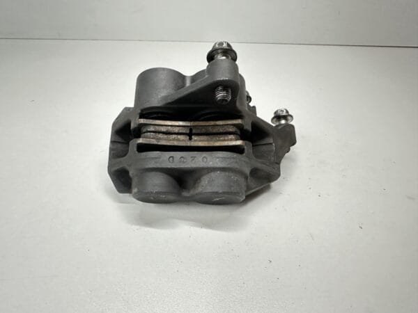 ÉTRIER DE FREIN AVANT DROIT YAMAHA FAZER 600 1998-2001 – Image 2