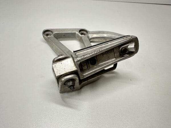PLATINE REPOSE PIED PASSAGER GAUCHE YAMAHA FAZER 600 1998-2001 – Image 2