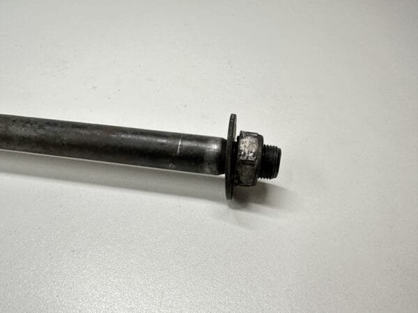 AXE ROUE AVANT YAMAHA FAZER 600 1998-2001 – Image 2