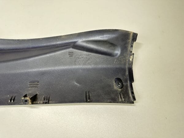 CARÉNAGE BAS DE CAISSE DROIT YAMAHA MAJESTY 125 2003-2006 – Image 4