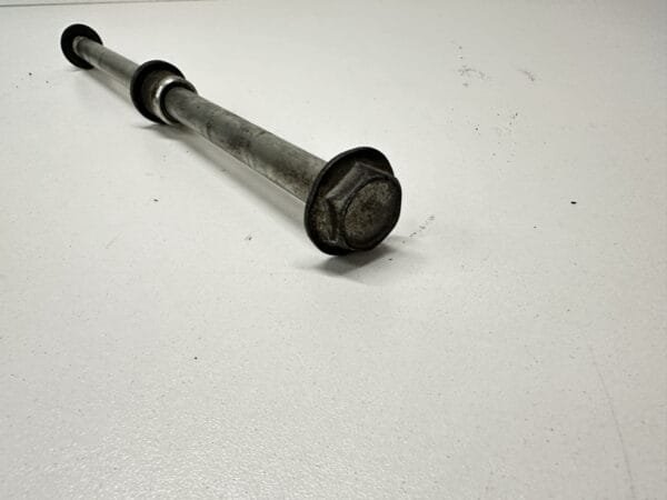 AXE DE ROUE AVANT YAMAHA MAJESTY 125 2003-2006 – Image 3