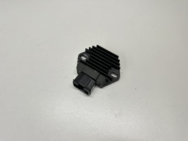 RÉGULATEUR DE TENSION HONDA SH 125 2002-2004