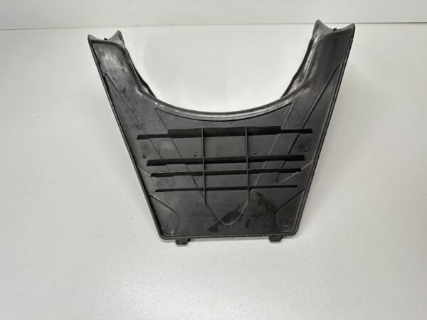 CARÉNAGE CENTRALE REPOSE PIEDS HONDA SH 125 2002-2004 – Image 6