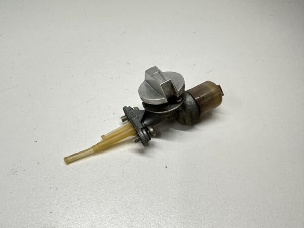 ROBINET ESSENCE YAMAHA YBR 125 2004-2006