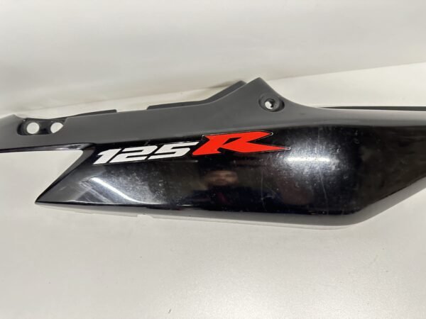 CARÉNAGE ARRIÈRE DROIT HONDA CBR 125 R 2004-2006 – Image 10