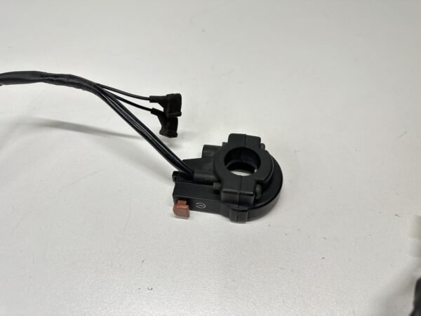 COMMODO DROIT HONDA CBR 125 R 2004-2006 – Image 2