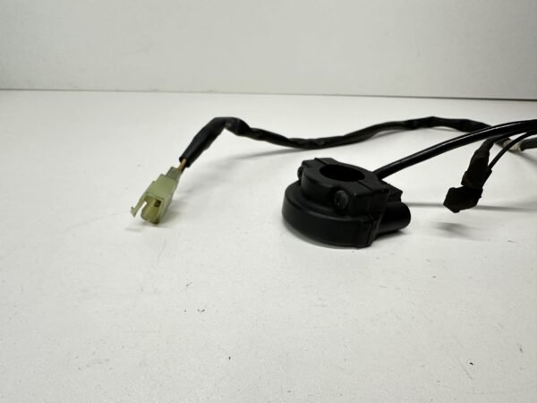 COMMODO DROIT HONDA CBR 125 R 2004-2006 – Image 3