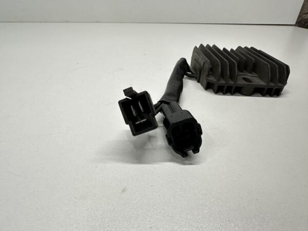 RÉGULATEUR DE TENSION SUZUKI SV 650 2003-2007 – Image 3