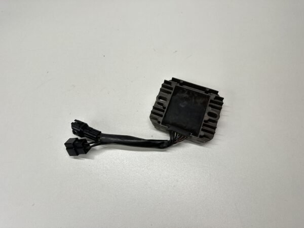 RÉGULATEUR DE TENSION SUZUKI SV 650 2003-2007 – Image 2