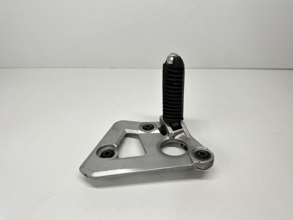 PLATINE REPOSE PIED DROITE SUZUKI GSX-F 750 1989-1997